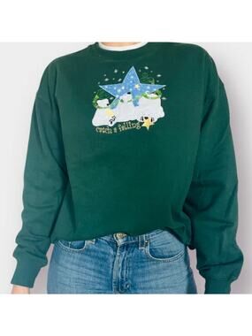 90s winter themed sweatshirt.Three appliqué and embroidered polar bears Sz Large